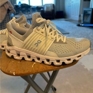 On Cloud Helion Sneakers